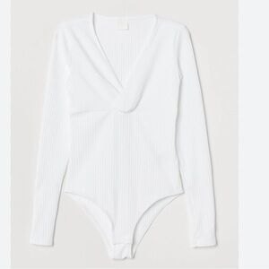 EUC H&M White V-Neck Bodysuit